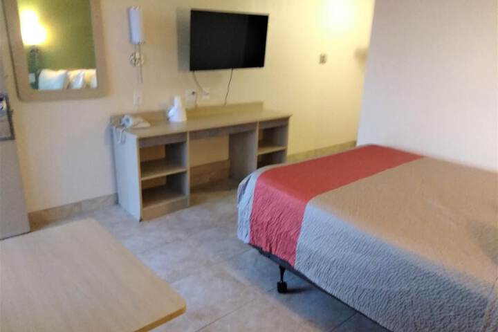 Room 11 of 23