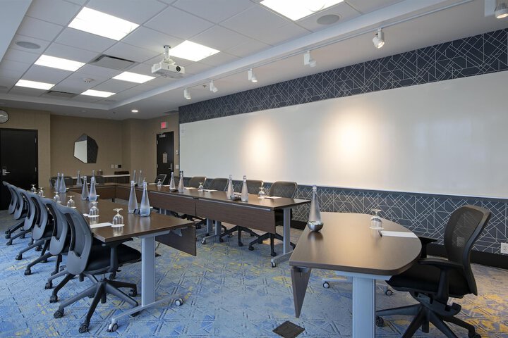 DoubleTree by Hilton Hotel West Edmonton