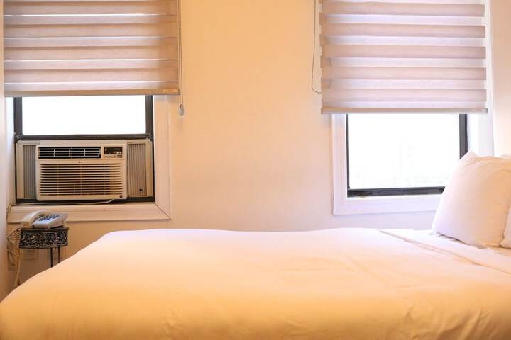 Room 27 of 35