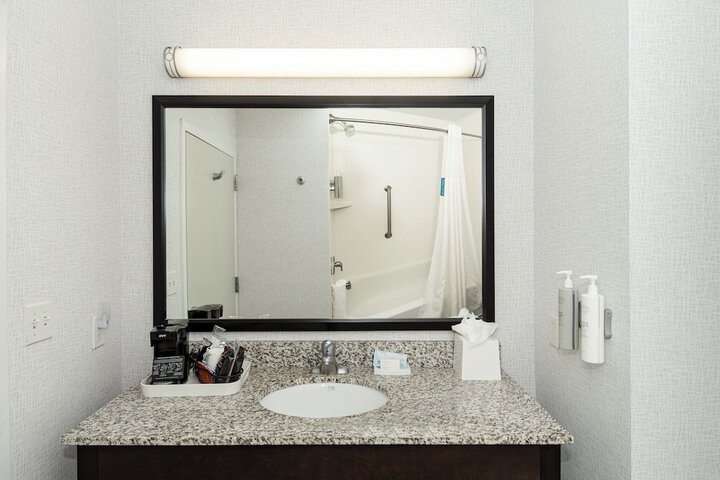 Hampton Inn & Suites Raleigh Downtown