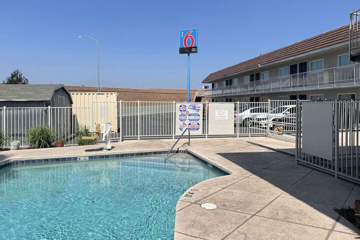 Pool 14 of 45