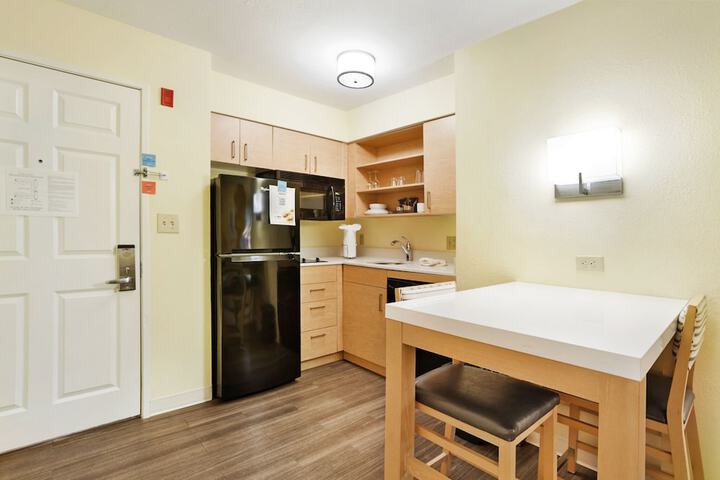 Room 73 of 98