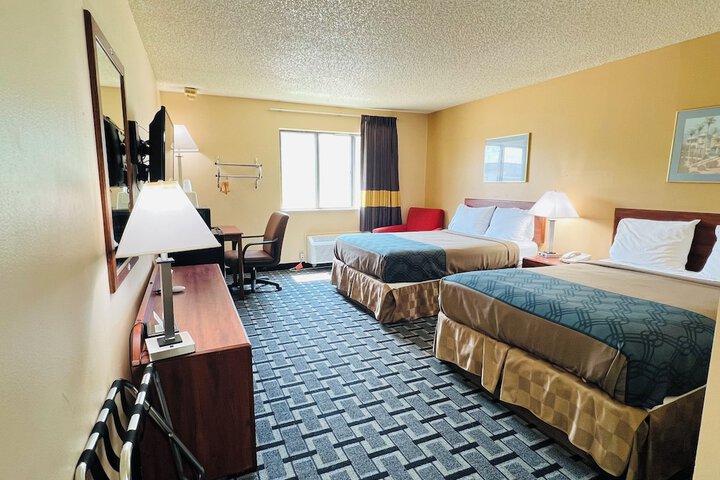 Room 27 of 40