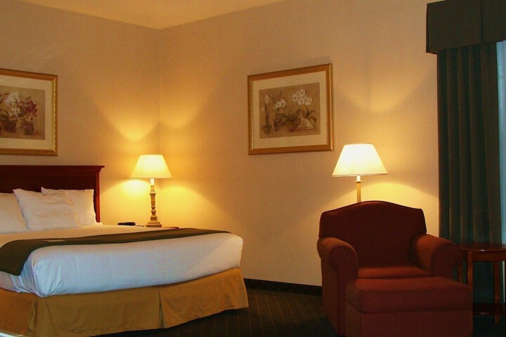 Room 14 of 36