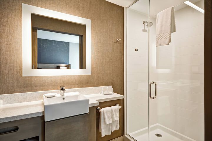Room 21 of 39