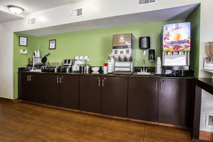 Breakfast/Coffee Service 37 of 45