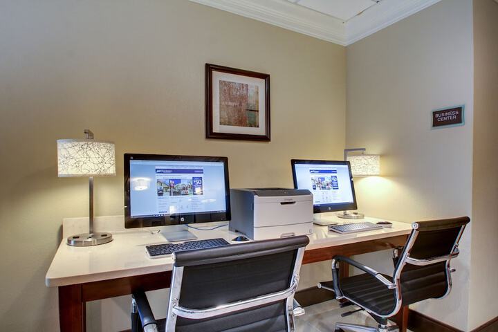 Business Center 49 of 51