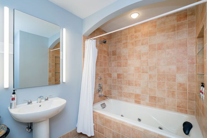Element 52 Auberge Collection