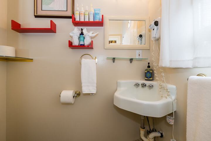 Room 10 of 60