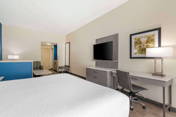 Room 33 of 42