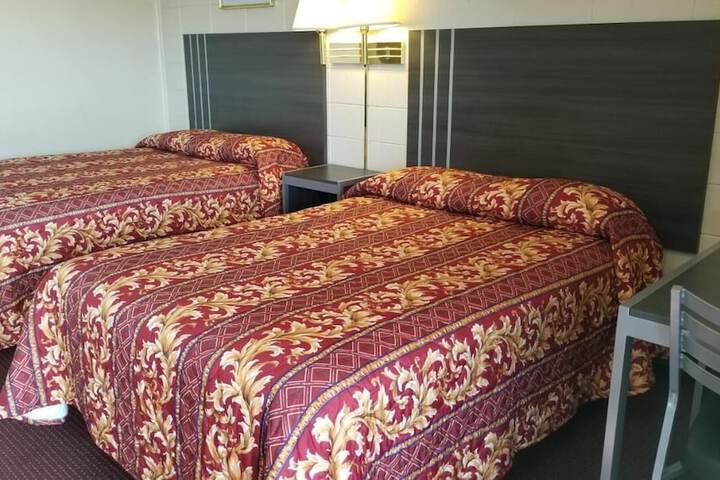 Room 6 of 10