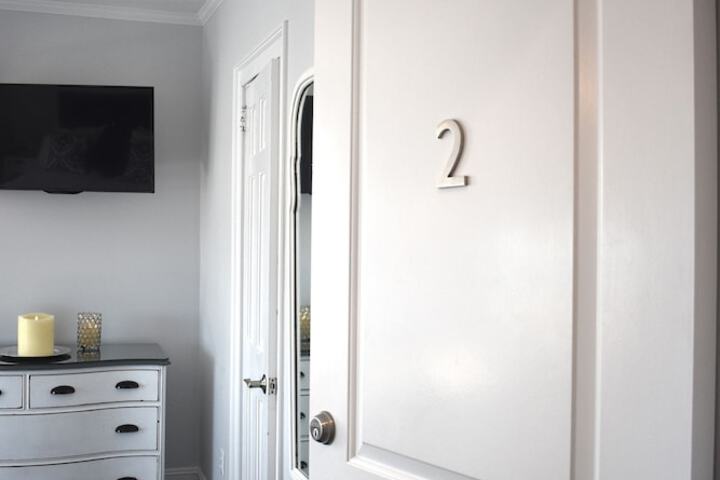 Room 45 of 183