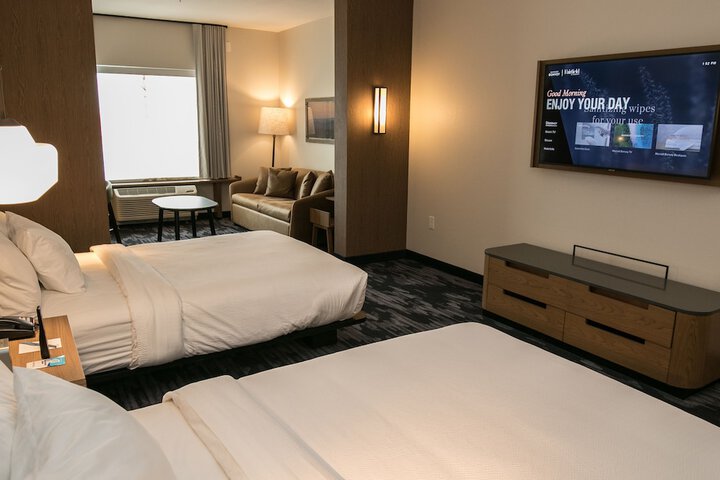 Room 13 of 26