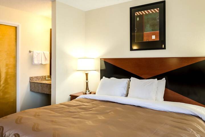 Room 14 of 24