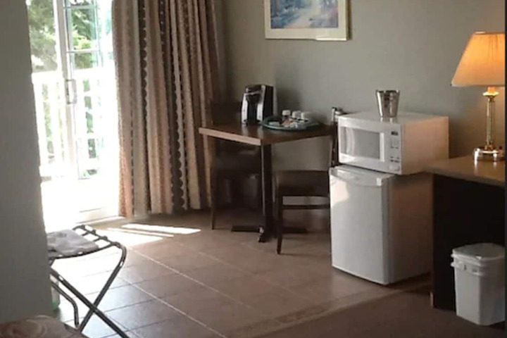 Room 17 of 40