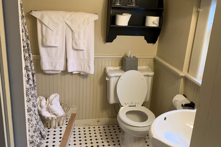 Room 17 of 53