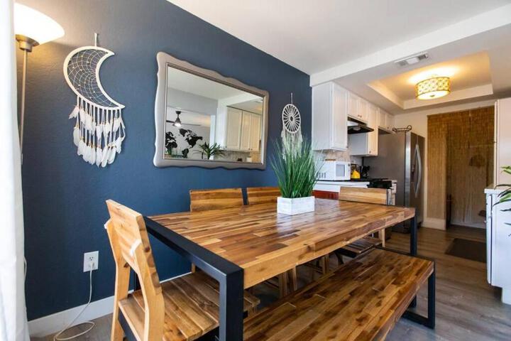 Cali Condo+BBQ+MemoryFoamBeds+12min to Beach
