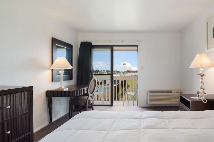 Room 45 of 68