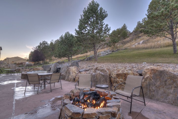 Holiday Inn Express Hotel & Suites Custer by IHG