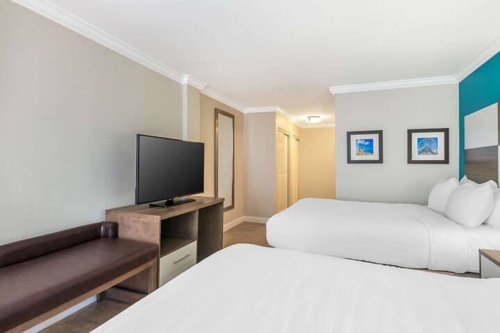 Room 30 of 60