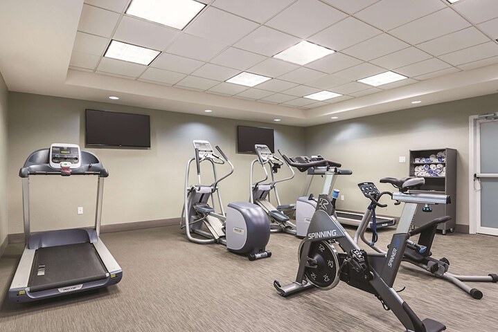 La Quinta Inn & Suites by Wyndham Alexandria Airport