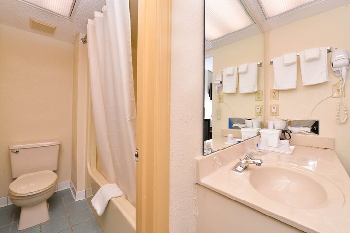 Room 8 of 21
