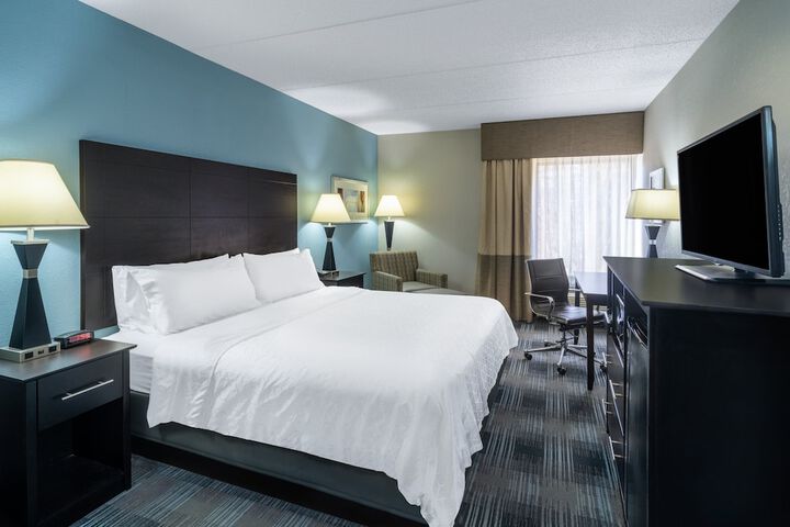 Holiday Inn Express Forsyth by IHG