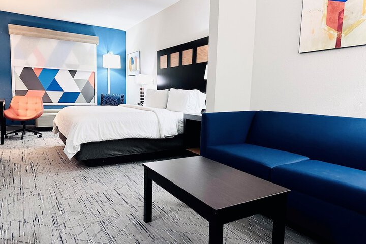 Room 19 of 34