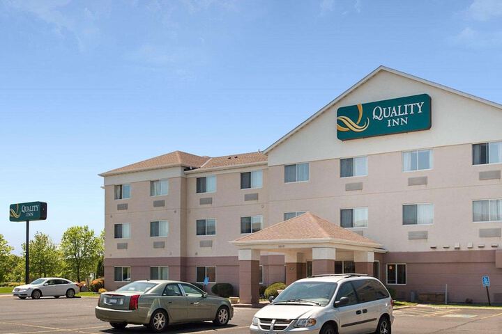 Hotel 2 of 39