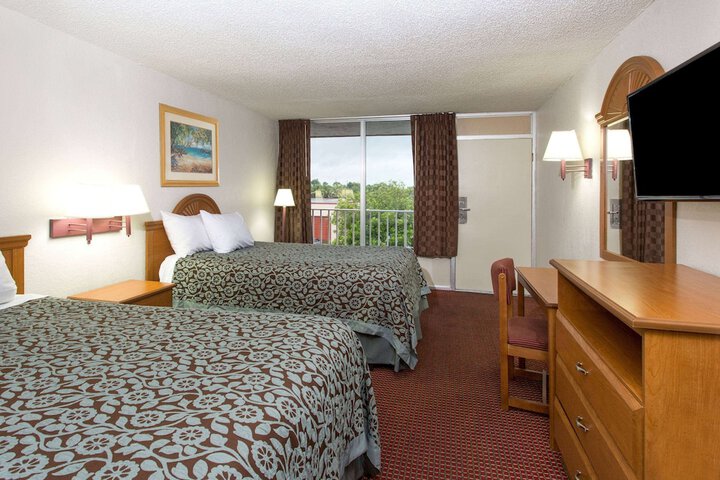 Room 27 of 31