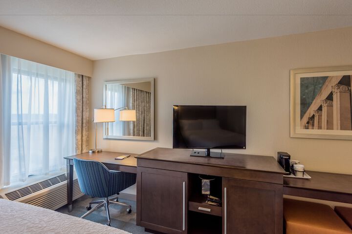 Hampton Inn & Suites Jackson-Coliseum