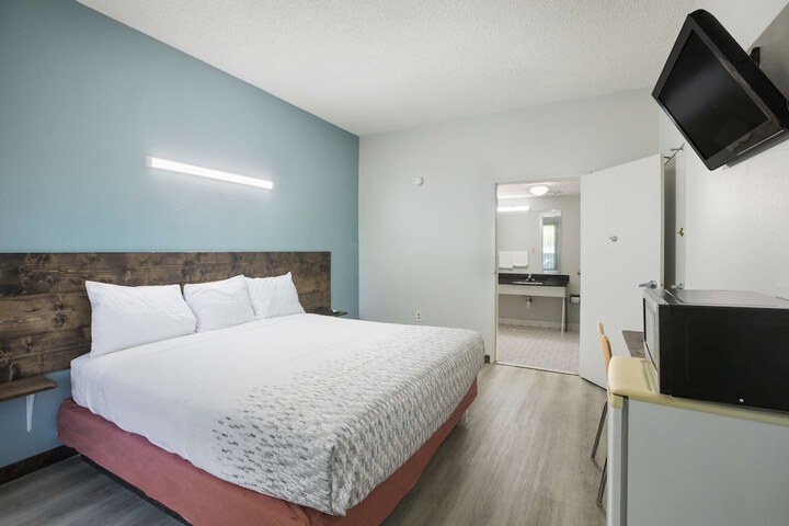 Room 19 of 29