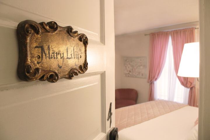 Room 30 of 37