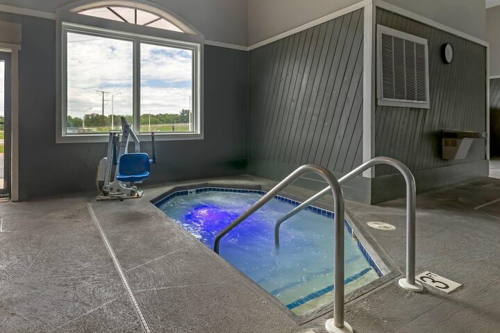 Quality Inn Mauston I-90