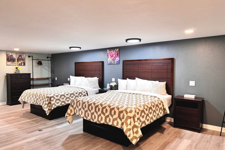 Room 105 of 155