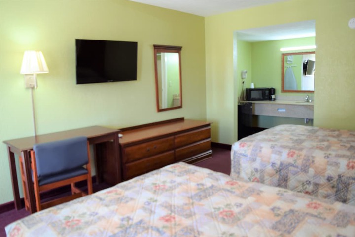 Room 25 of 29