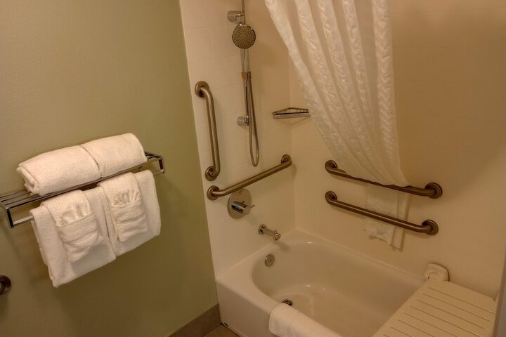 Room 11 of 33