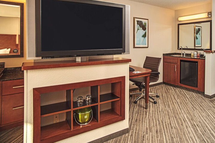 Room 13 of 21