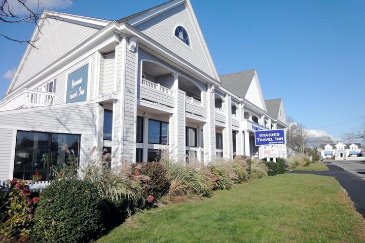 Hyannis Travel Inn