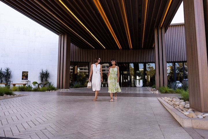 VEA Newport Beach a Marriott Resort & Spa