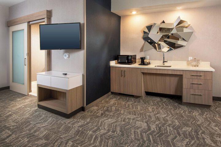 Room 19 of 32