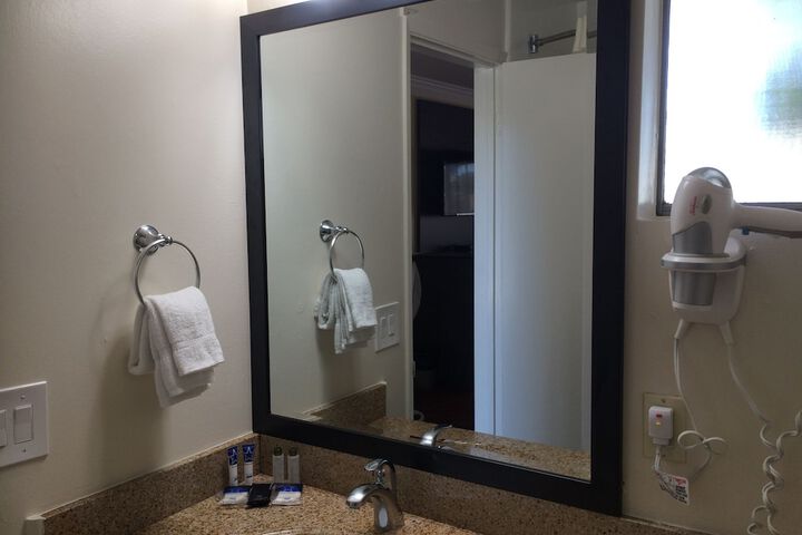 Room 31 of 46