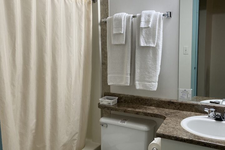 Room 32 of 77