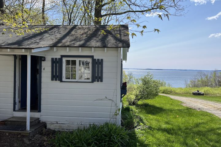 High Tide Inn