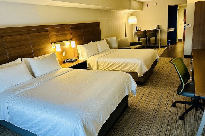 Room 15 of 30