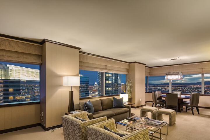 Room 52 of 122
