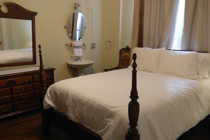Room 55 of 104