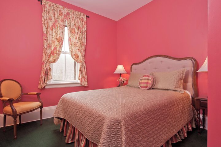 Room 8 of 13