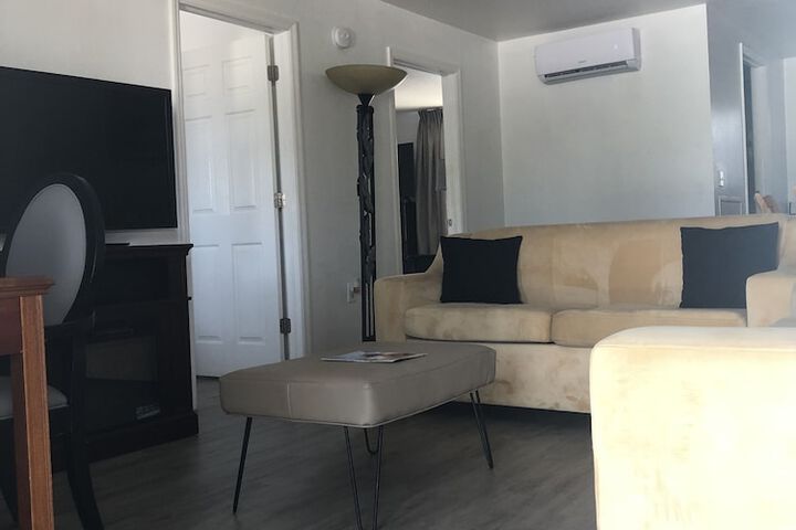 Room 115 of 170