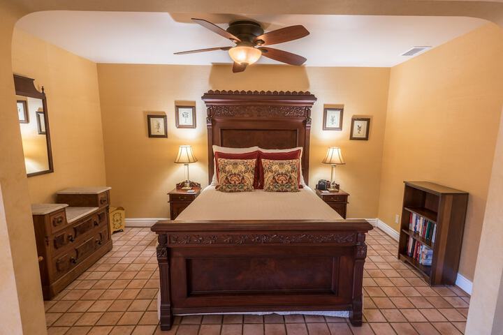 Room 105 of 158